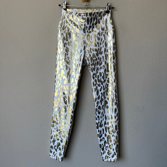 Carbon38 White Gold Leopard Sports Bra Leggings Matching Set - Picture 3 of 7